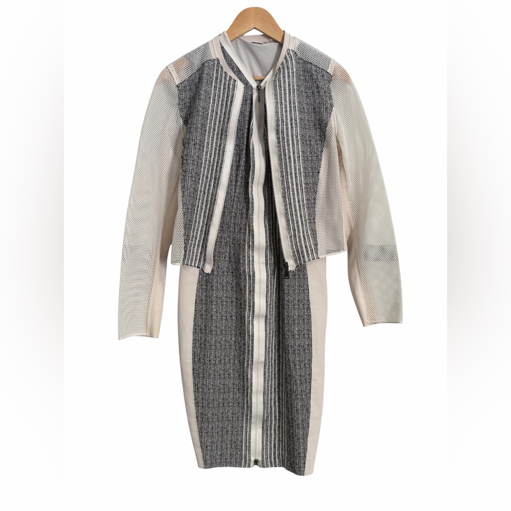 Elie Tahari Gray and Cream Ribbed Zip-Front Knit Dress Set - Picture 3 of 14